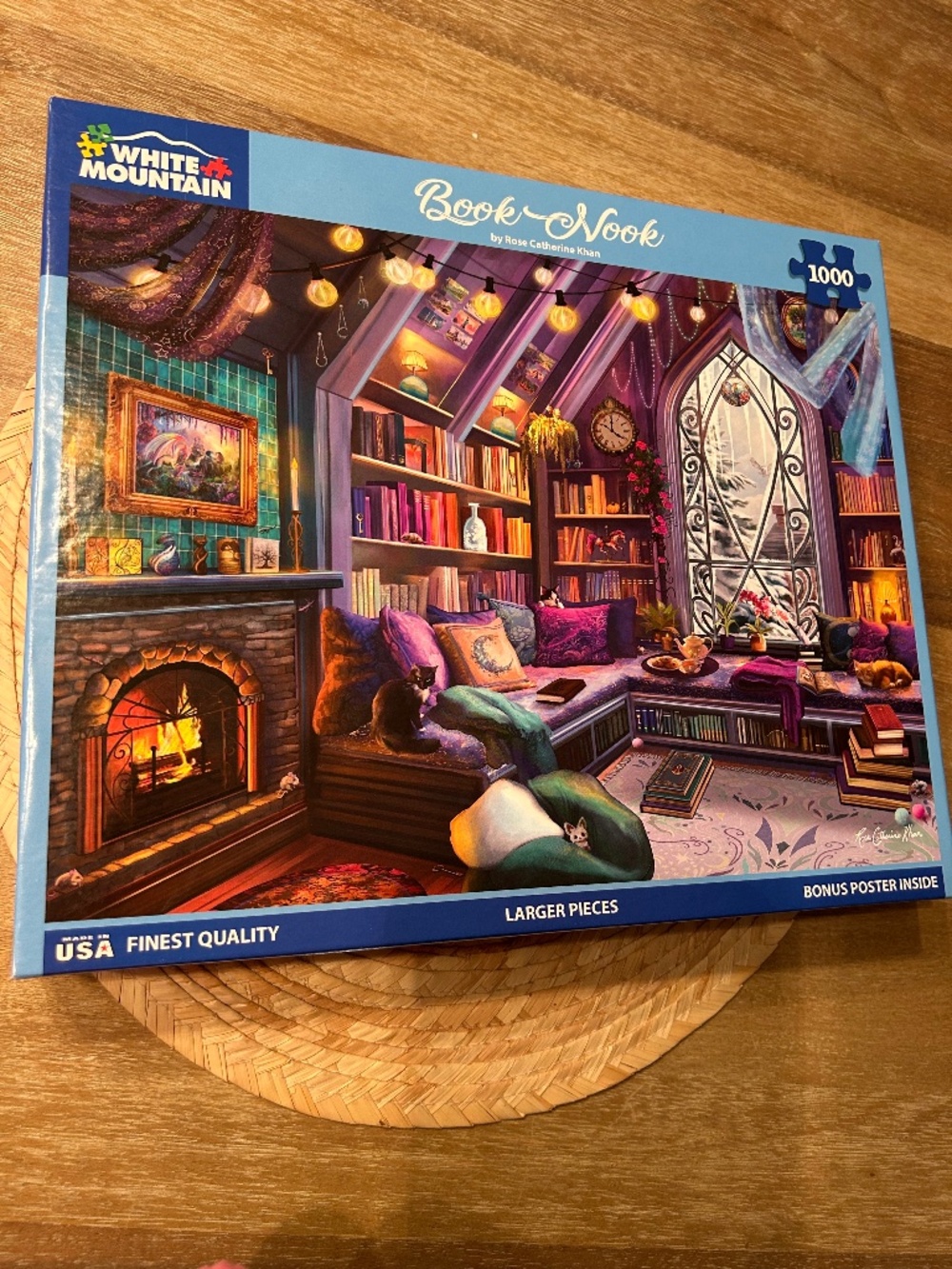 WHITE MOUNTAIN - BOOK NOOK - 1000 PIECES